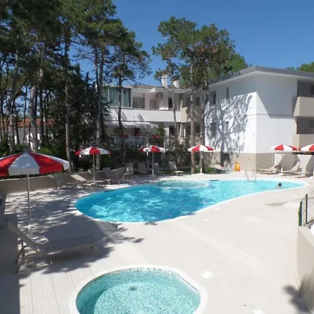 Newly Constructed With Pool And Hot Tub Apartment Bibione