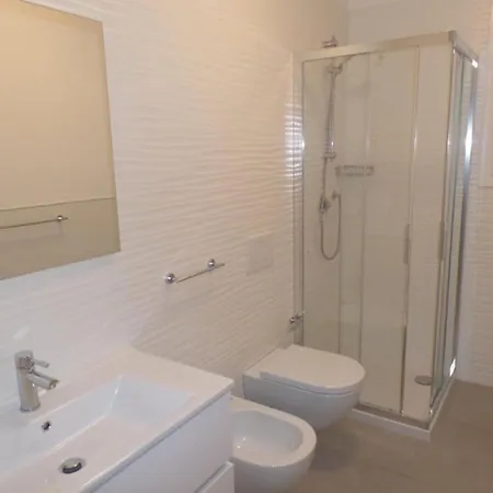 Newly Constructed With Pool And Hot Tub Apartment