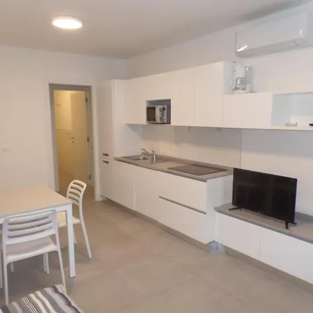 Newly Constructed With Pool And Hot Tub Bibione