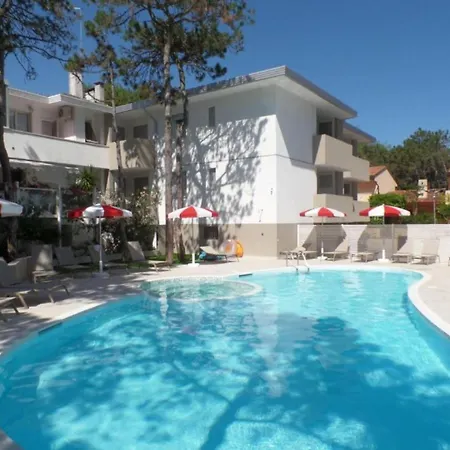 Newly Constructed With Pool And Hot Tub Apartment Bibione