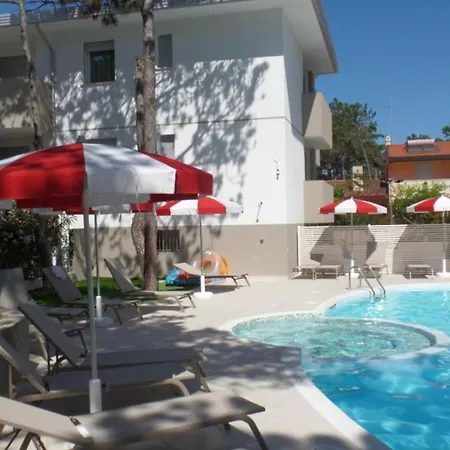 Newly Constructed With Pool And Hot Tub