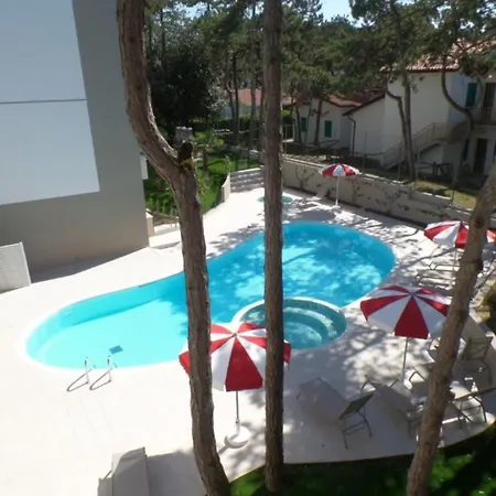 Newly Constructed With Pool And Hot Tub